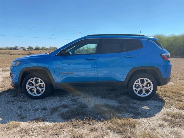 2025 Jeep Compass Latitude 4x4 2025 Jeep Compass Latitude 4x4