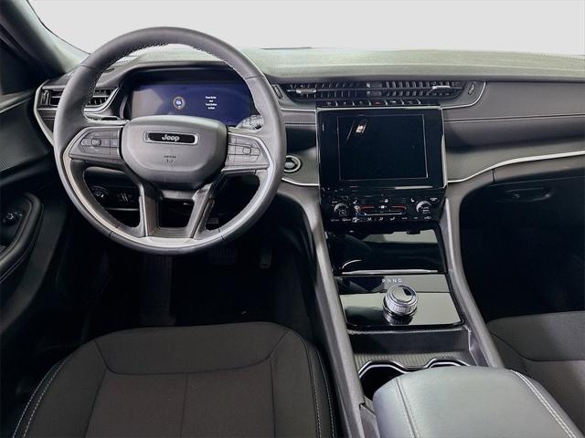 2024 Jeep Grand Cherokee L Laredo 4x4 2024 Jeep Grand Cherokee L Laredo 4x4