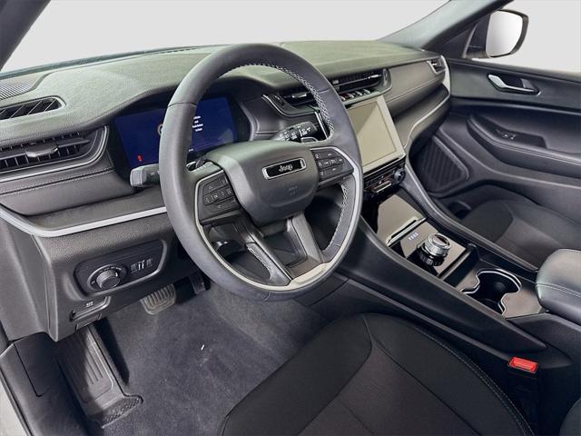 2024 Jeep Grand Cherokee L Laredo 4x4 2024 Jeep Grand Cherokee L Laredo 4x4