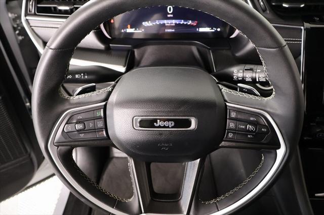 2023 Jeep Grand Cherokee L Laredo 4x4 2023 Jeep Grand Cherokee L Laredo 4x4