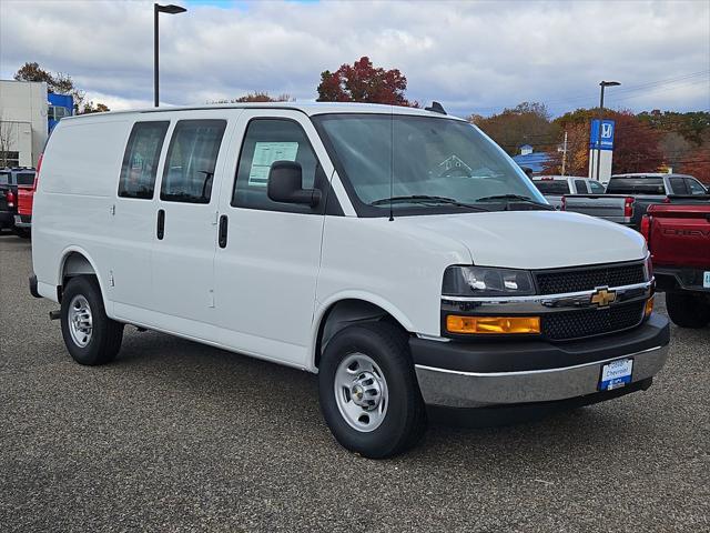 2025 Chevrolet Express Cargo Van RWD 2500 Regular Wheelbase WT