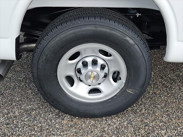 2025 Chevrolet Express Cargo Van RWD 2500 Regular Wheelbase WT