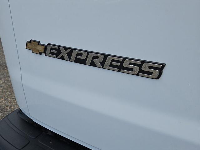 2025 Chevrolet Express Cargo Van RWD 2500 Regular Wheelbase WT