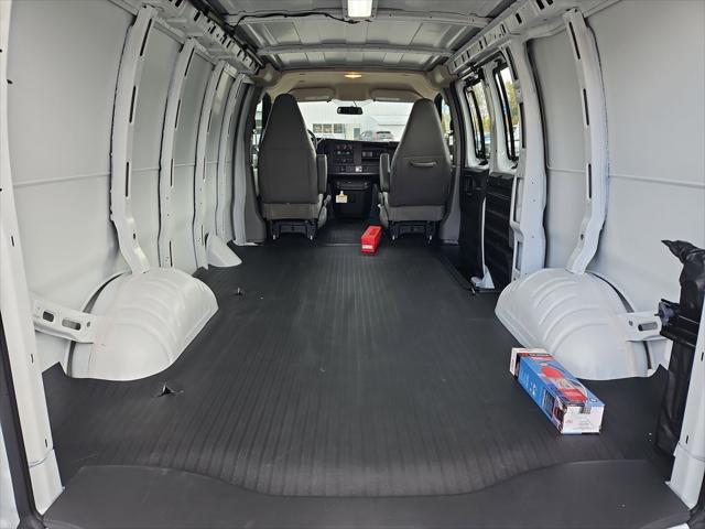 2025 Chevrolet Express Cargo Van RWD 2500 Regular Wheelbase WT