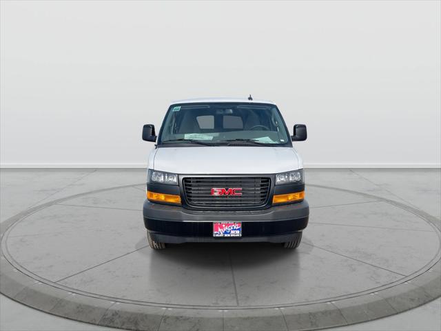 2025 GMC Savana Passenger RWD 3500 Extended Wheelbase LS