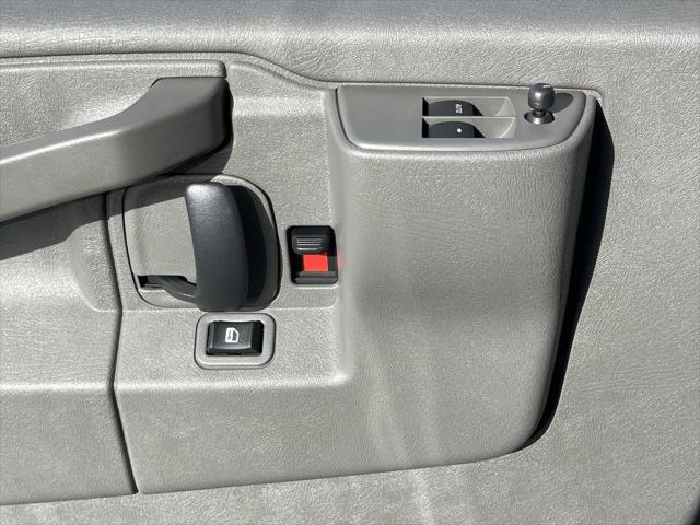 2025 GMC Savana Passenger RWD 3500 Extended Wheelbase LS