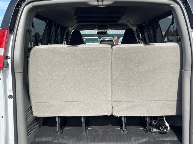 2025 GMC Savana Passenger RWD 3500 Extended Wheelbase LS