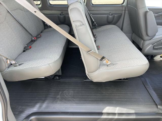 2025 GMC Savana Passenger RWD 3500 Extended Wheelbase LS