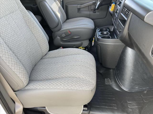 2025 GMC Savana Passenger RWD 3500 Extended Wheelbase LS