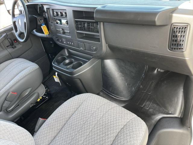 2025 GMC Savana Passenger RWD 3500 Extended Wheelbase LS