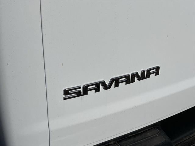 2025 GMC Savana Passenger RWD 3500 Extended Wheelbase LS