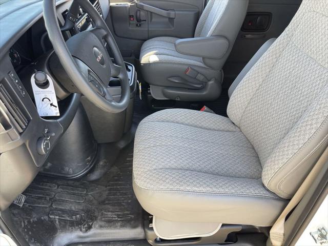 2025 GMC Savana Passenger RWD 3500 Extended Wheelbase LS