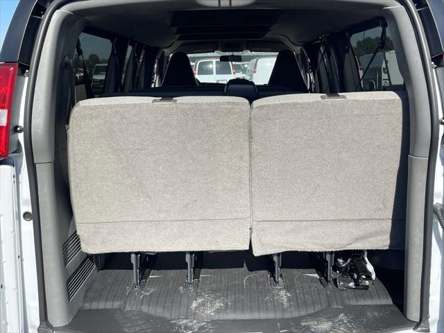 2025 GMC Savana Passenger RWD 3500 Extended Wheelbase LS
