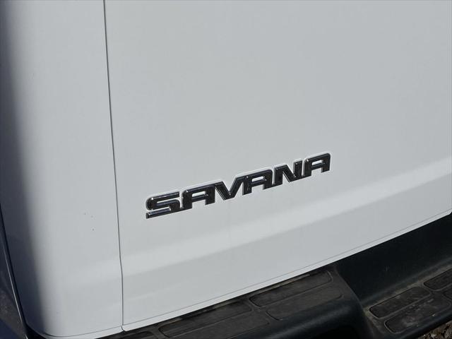 2025 GMC Savana Passenger RWD 3500 Extended Wheelbase LS
