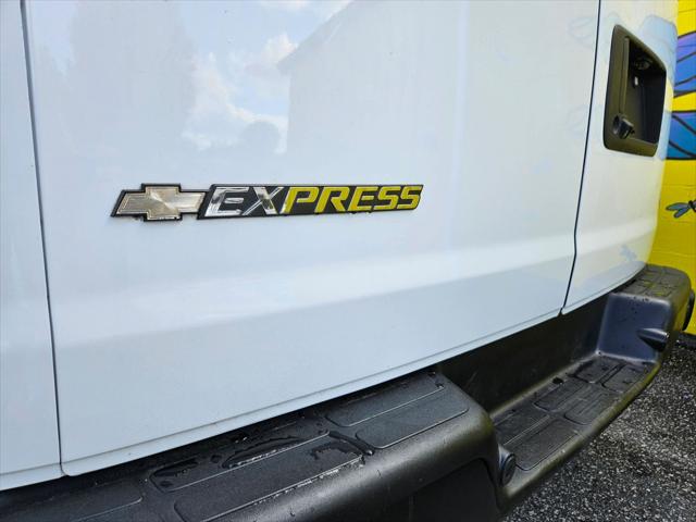 2021 Chevrolet Express Cargo Van RWD 2500 Extended Wheelbase WT