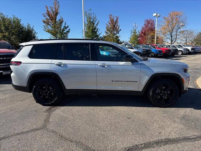 2023 Jeep Grand Cherokee L Altitude 4x4 2023 Jeep Grand Cherokee L Altitude 4x4