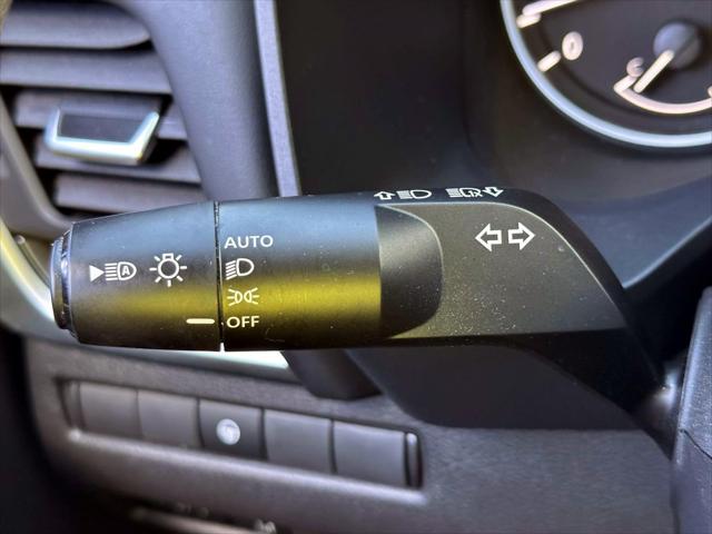 2023 Nissan Rogue SV Intelligent AWD [27]