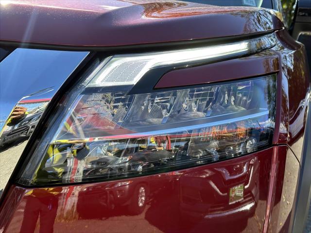 2024 Nissan Pathfinder SL 4WD [6]