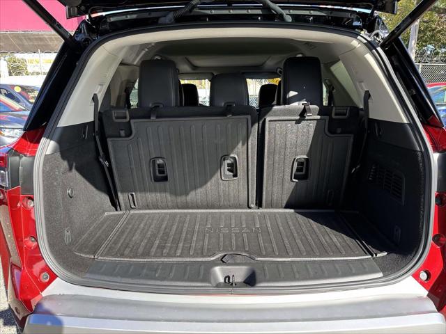 2024 Nissan Pathfinder SL 4WD [9]