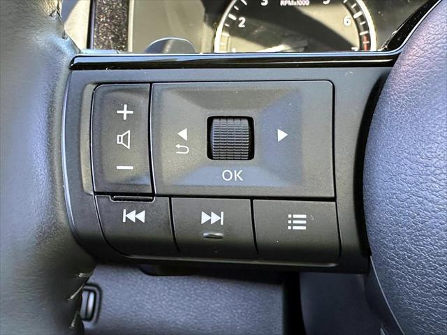 2024 Nissan Pathfinder SL 4WD [31]