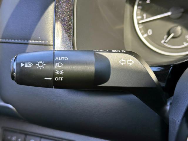 2024 Nissan Pathfinder SL 4WD [32]