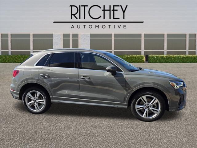 2022 Audi Q3 Premium Plus 45 TFSI S line quattro Tiptronic 2022 Audi Q3 Premium Plus 45 TFSI S line quattro Tiptronic
