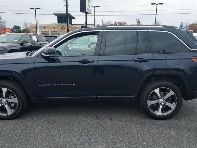 2023 Jeep Grand Cherokee Limited 4x4 2023 Jeep Grand Cherokee Limited 4x4