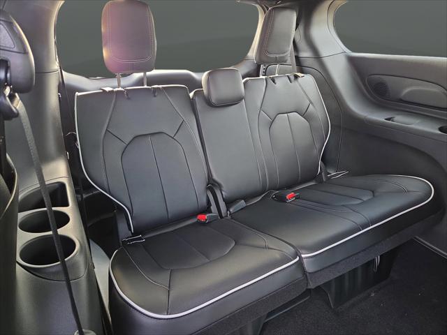 2026 Chrysler Pacifica Limited AWD