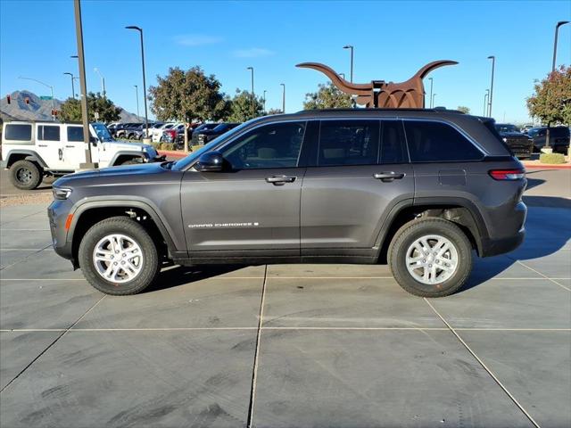 2025 Jeep Grand Cherokee GRAND CHEROKEE LAREDO 4X4