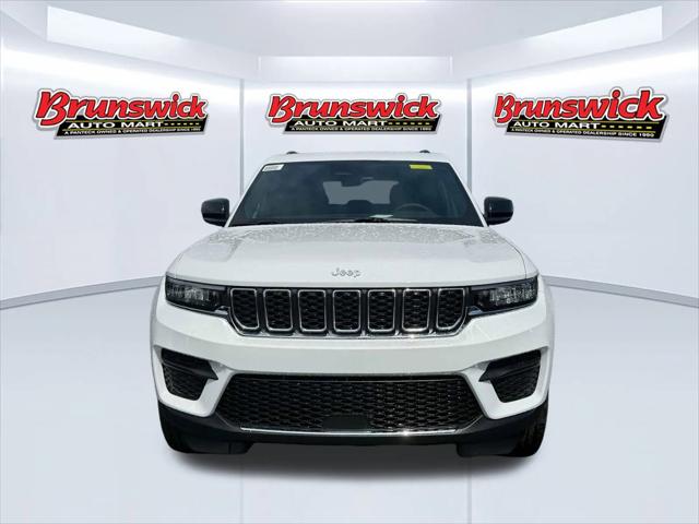 2025 Jeep Grand Cherokee GRAND CHEROKEE LAREDO 4X4