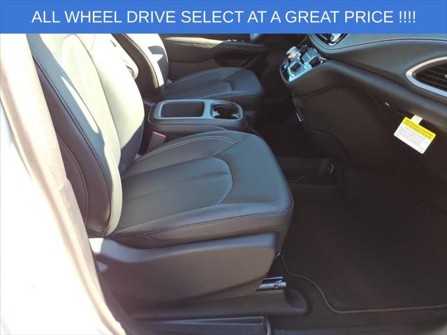 2026 Chrysler Pacifica Select AWD