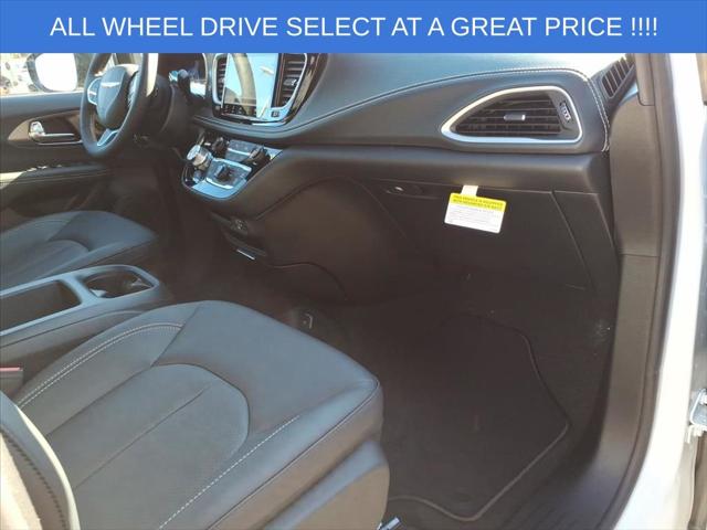 2026 Chrysler Pacifica Select AWD