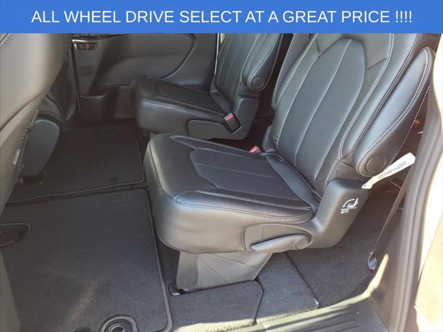 2026 Chrysler Pacifica Select AWD