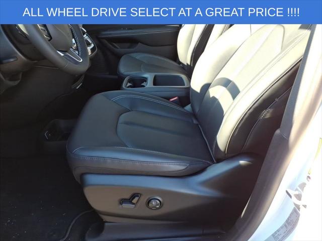 2026 Chrysler Pacifica Select AWD