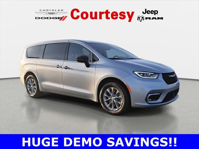 2026 Chrysler Pacifica PACIFICA SELECT AWD