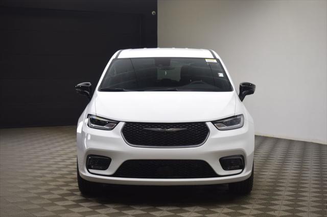 2026 Chrysler Pacifica PACIFICA SELECT AWD