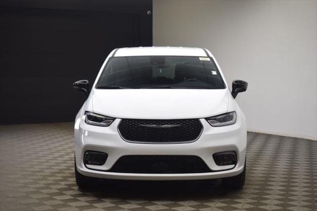 2026 Chrysler Pacifica PACIFICA SELECT AWD