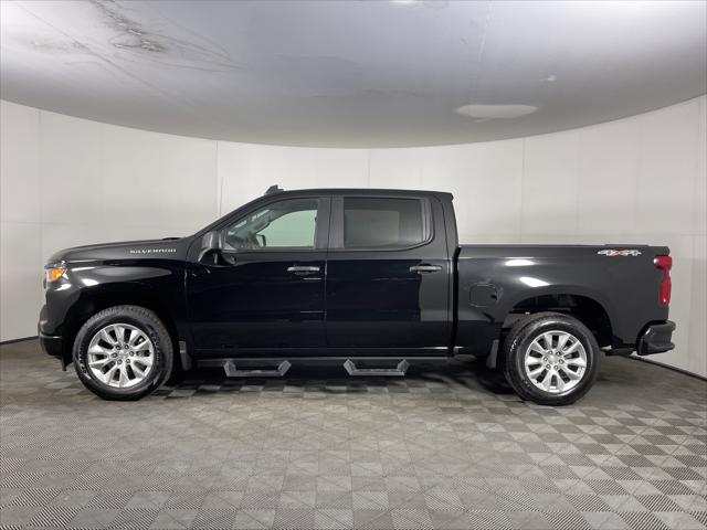 2023 Chevrolet Silverado 1500 4WD Crew Cab Short Bed Custom 2023 Chevrolet Silverado 1500 4WD Crew Cab Short Bed Custom