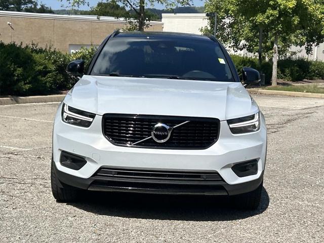 2022 Volvo XC40 T4 R-Design 2022 Volvo XC40 T4 R-Design