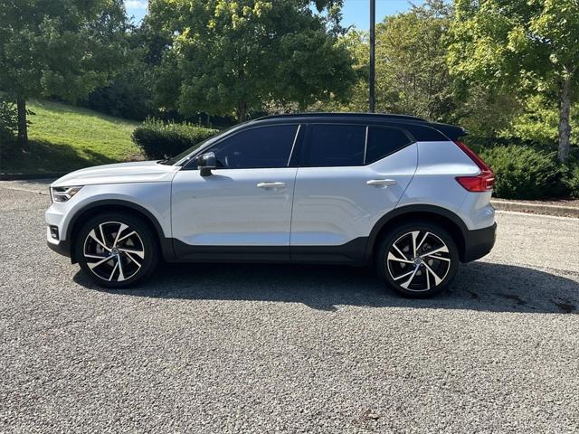 2022 Volvo XC40 T4 R-Design 2022 Volvo XC40 T4 R-Design