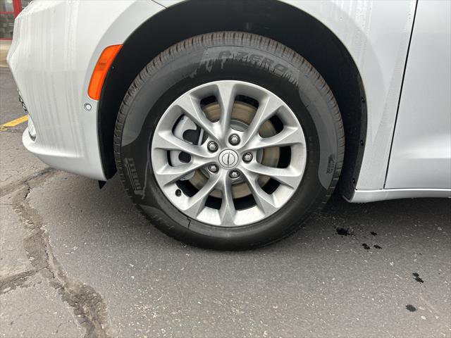 2026 Chrysler Pacifica PACIFICA SELECT AWD