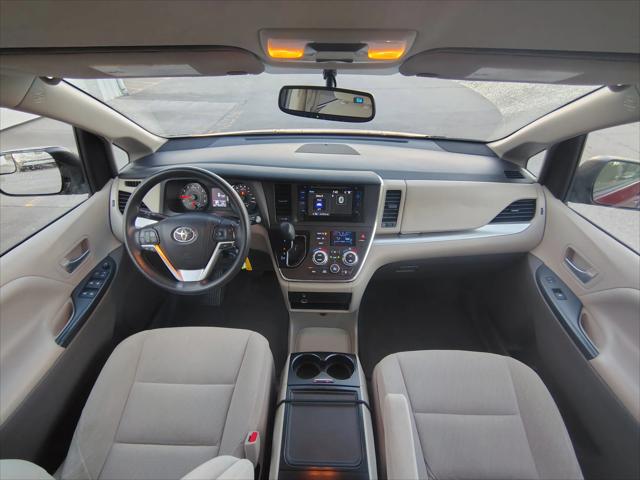 2015 Toyota Sienna LE 2015 Toyota Sienna LE