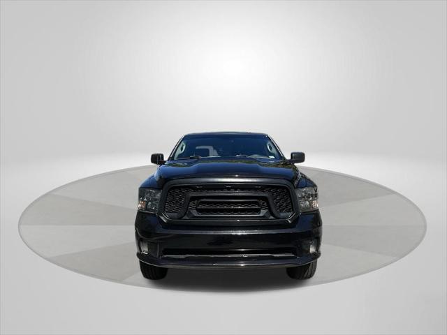 2017 RAM 1500 Express Crew Cab 4x4 57 Box