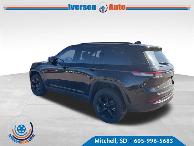 2022 Jeep Grand Cherokee Altitude 4x4 2022 Jeep Grand Cherokee Altitude 4x4