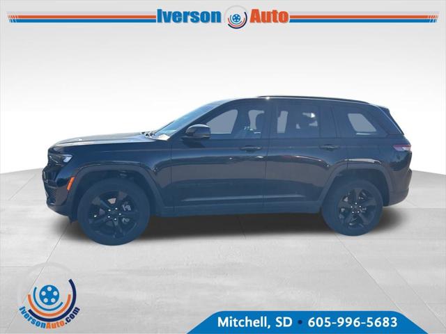 2022 Jeep Grand Cherokee Altitude 4x4 2022 Jeep Grand Cherokee Altitude 4x4