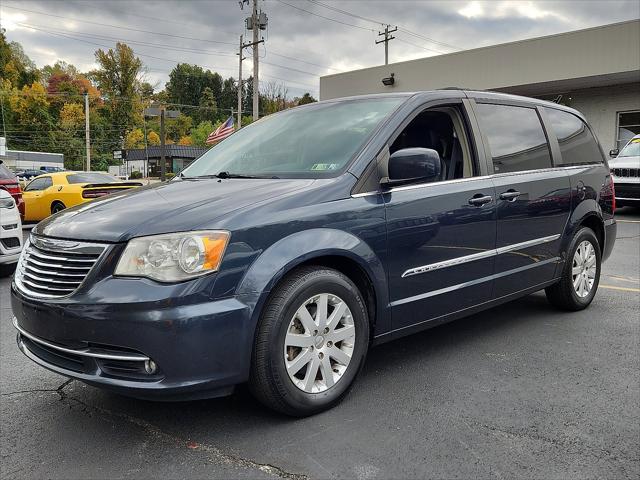 2013 Chrysler Town and Country Touring 2013 Chrysler Town and Country Touring