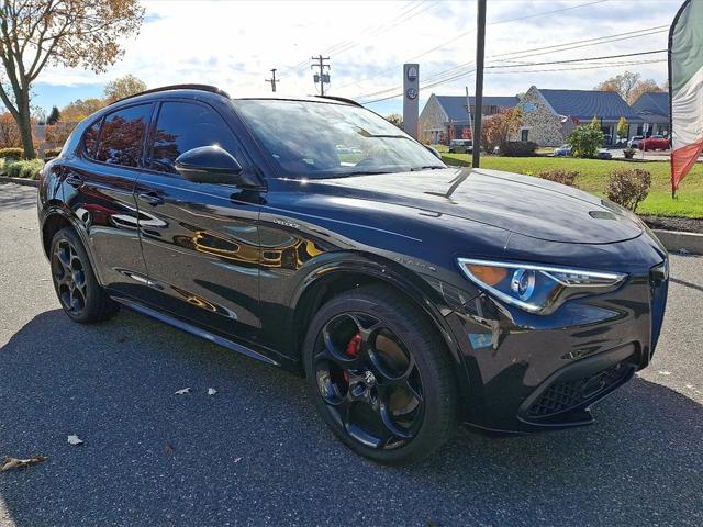 2022 Alfa Romeo Stelvio Veloce Ti AWD 2022 Alfa Romeo Stelvio Veloce Ti AWD