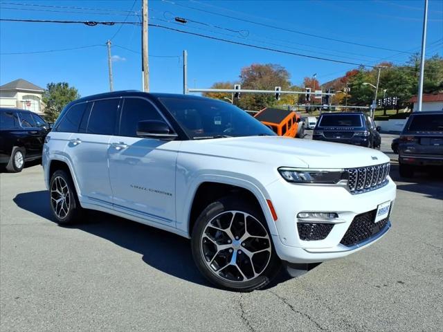 2022 Jeep Grand Cherokee Summit Reserve 4x4 2022 Jeep Grand Cherokee Summit Reserve 4x4