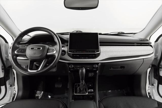 2022 Jeep Compass Latitude Lux 4x4 2022 Jeep Compass Latitude Lux 4x4