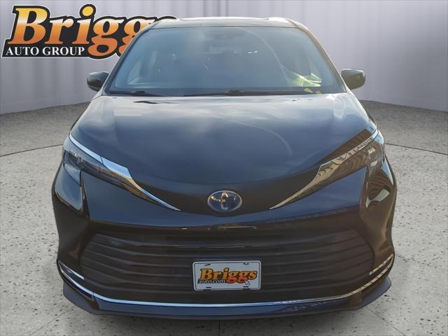 2024 Toyota Sienna Base 2024 Toyota Sienna Base